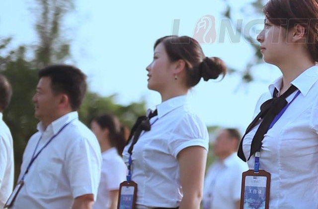 人物專題片拍攝思路，專題片拍攝報(bào)價(jià)單。